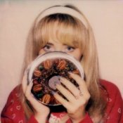 Обложка Sabrina Carpenter – Buy Me Presents