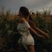 Обложка Madison Beer – Sweet Relief