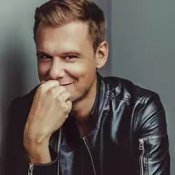 Обложка Armin van Buuren – We Are Here To Make Some Noise (Radio Edit)