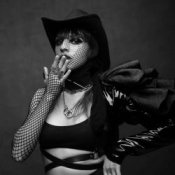 Обложка Lely45 – Спробуй купи мене