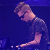 Обложка Robin Schulz – Love Me A Little